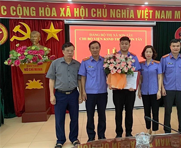Chi bộ Viện KSND thị xã Sơn Tây tổ chức Lễ kết nạp Đảng viên mới